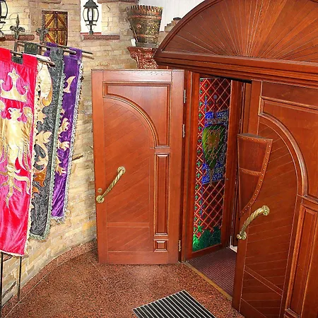 Kamelot Hotel 4*