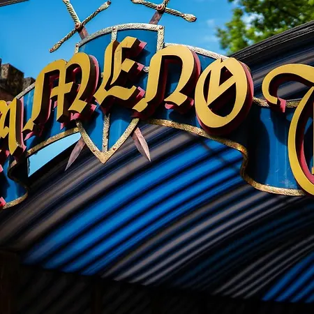 Kamelot Hotel 4*